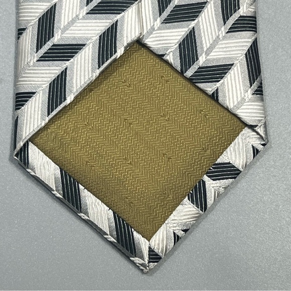 Zillioni Collezioni Hand Made Silk Men's Neck Tie Geometric Pattern Black White - Picture 3 of 6